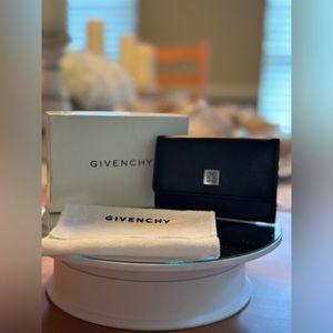 NIB! GIVENCHY Key holder